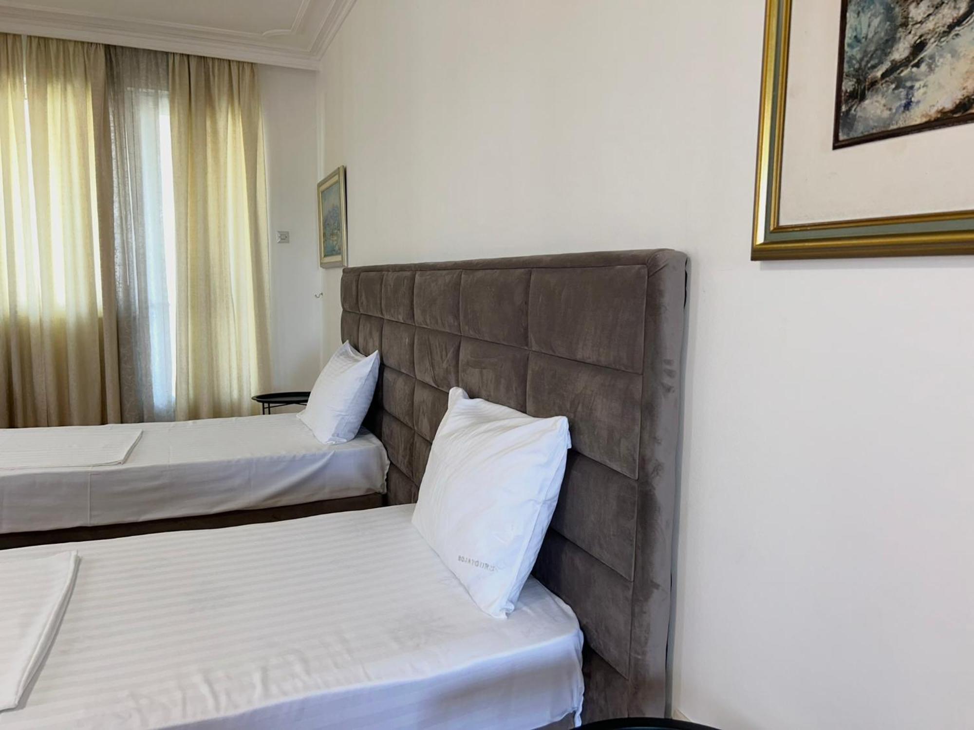 Hotel Bojatours بودغوريتْسا المظهر الخارجي الصورة