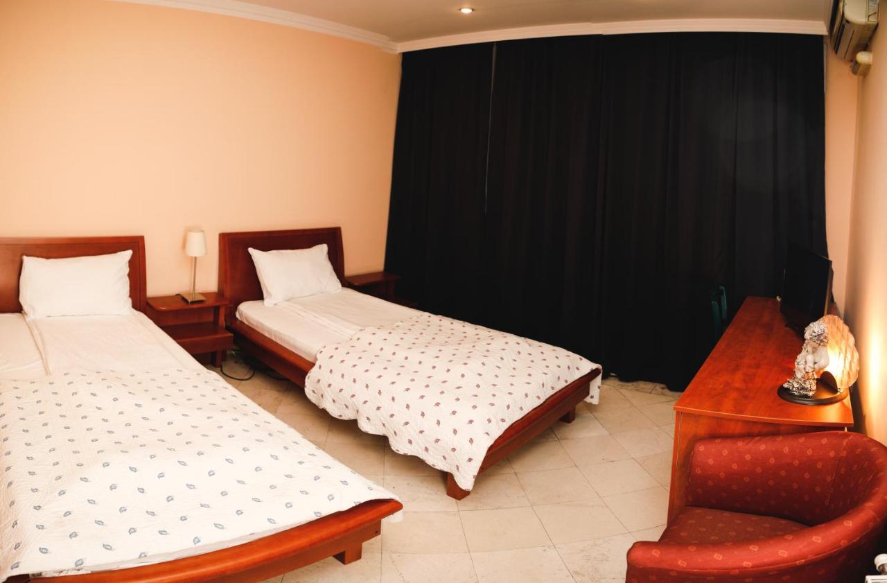 Hotel Bojatours بودغوريتْسا المظهر الخارجي الصورة